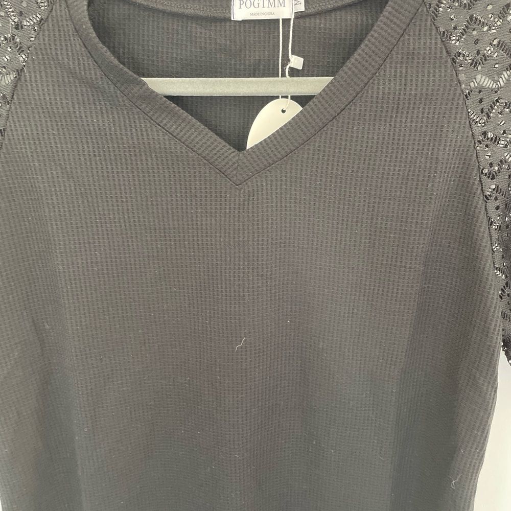 Black Lace Sleeve Women's Top NWT size m - Picture 2 of 9